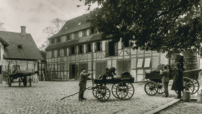 Sukkergården 1920. Gårdspladsen med pakhuset langs Christiansgade